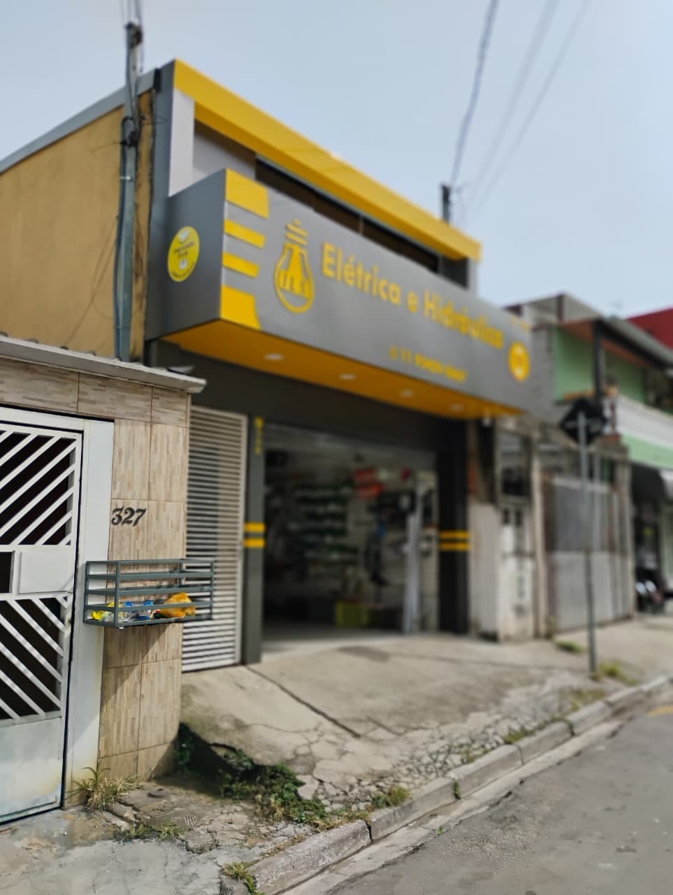 ILS Elétrica fachada lateral ACM cinza